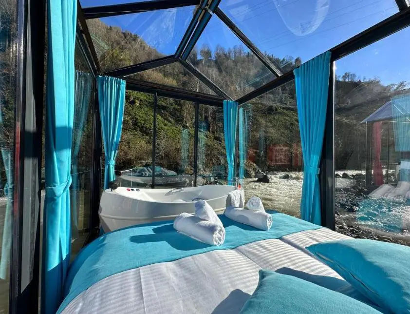 الكوخ اللبني