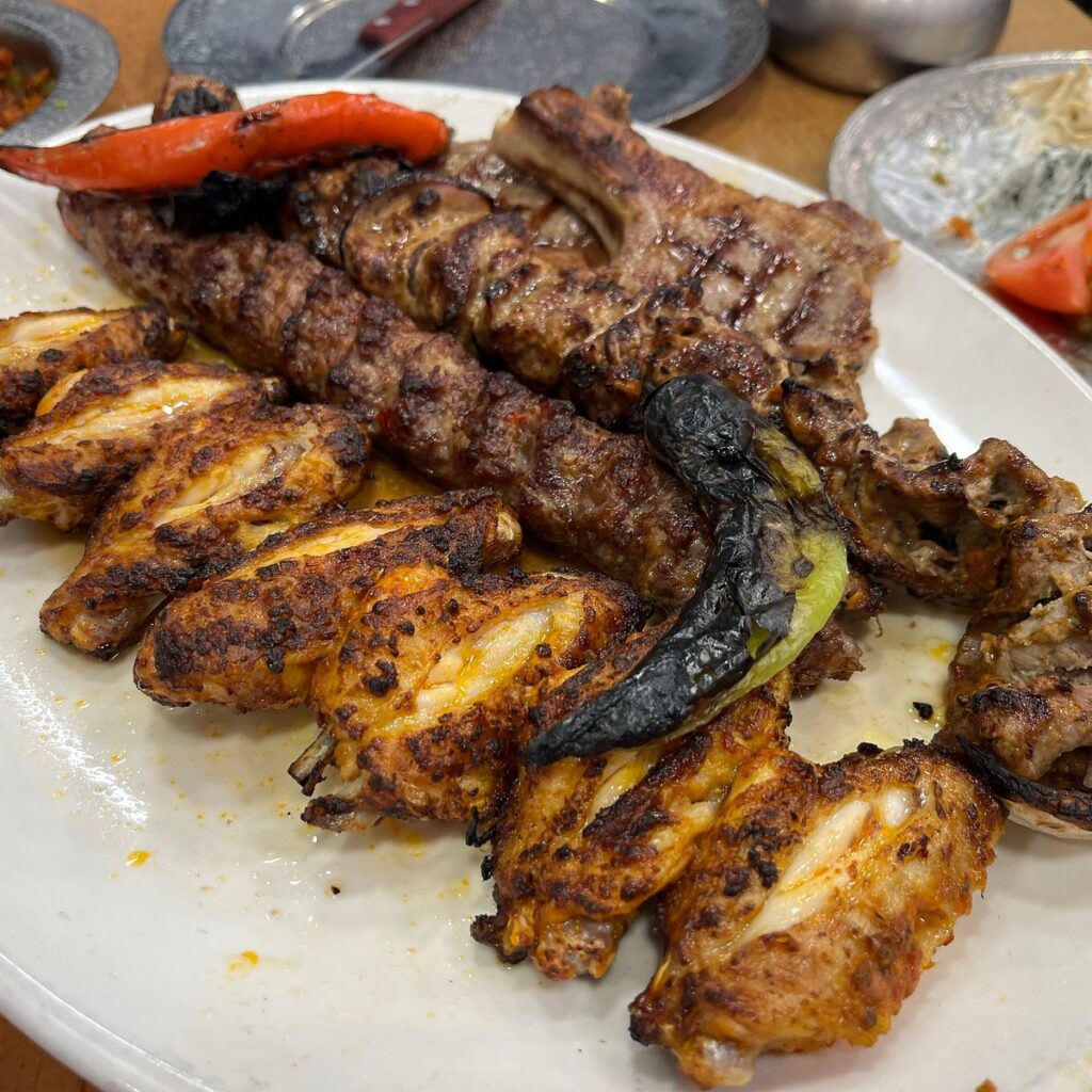 مطعم  Baran Et mangal للمشاوي التركيه